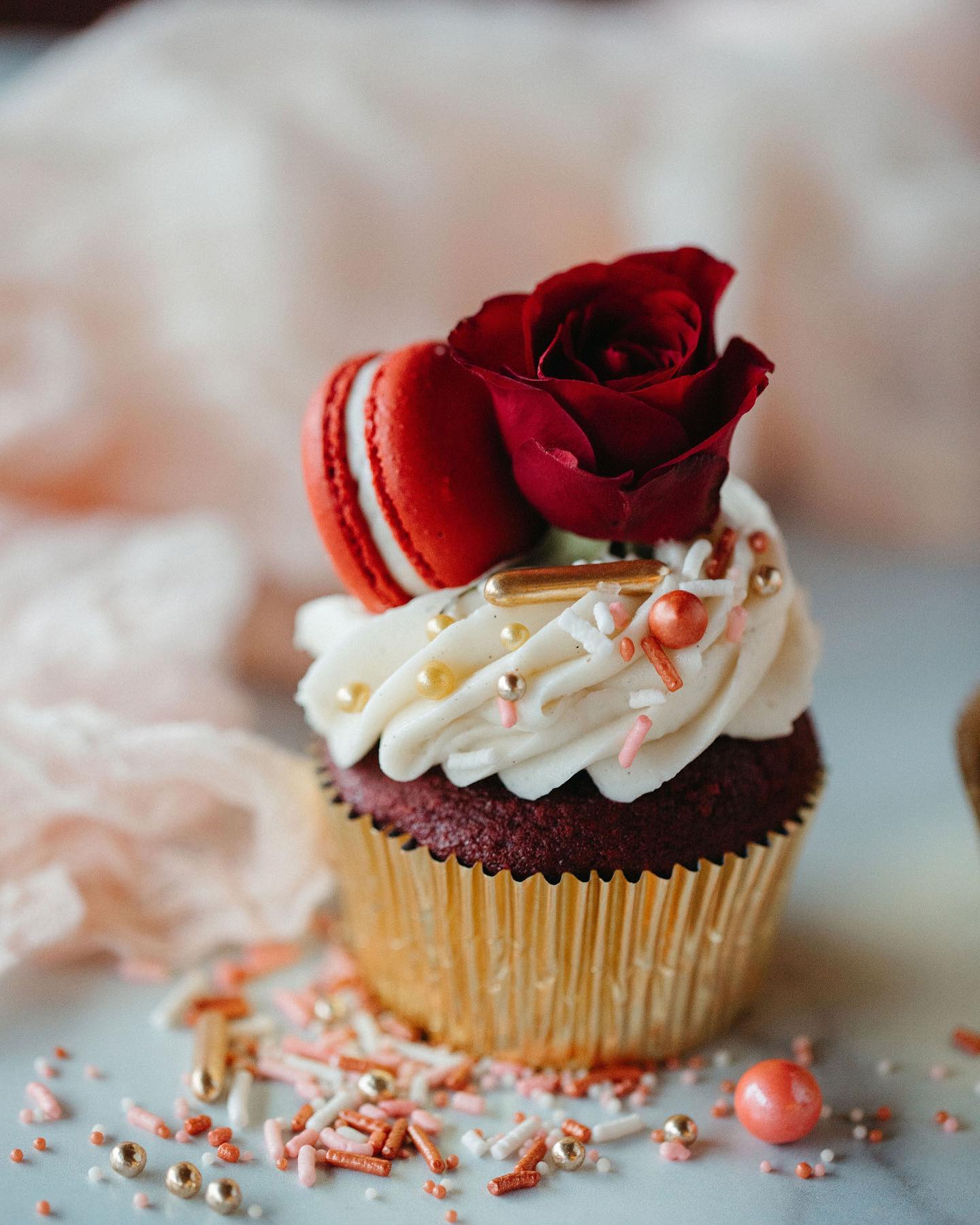 Have you placed your pre-orders for Valentine’s Day yet? 
This year our Valentine’s Day cupcakes will be available for pick up on Valentine’s Day! ❤️🌹 

We’ll be open for 3 hours on Tuesday for cupcake pre-order pick ups- just in time to share with your coworkers or take back home for your date night!🌹🧁

Check out our flavor selection online❣️