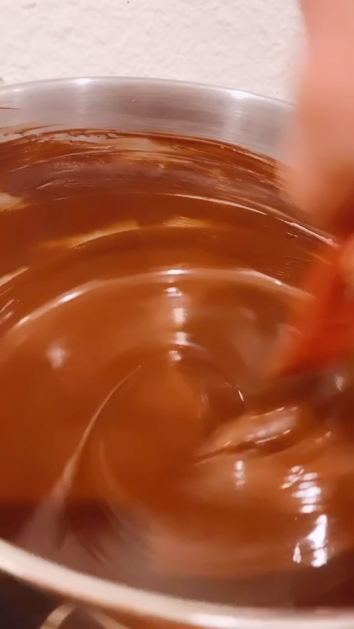 Chocolate dipped Coconut Marshmallow are back at the cafe this weekend ✨